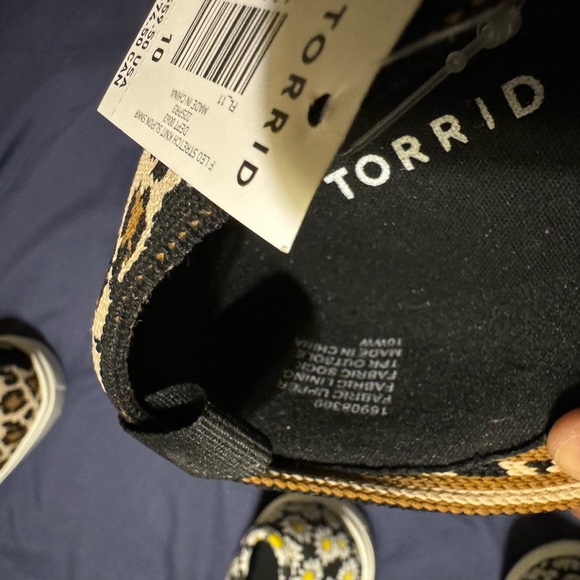 Torrid leopard knit slip on - Picture 3 of 4